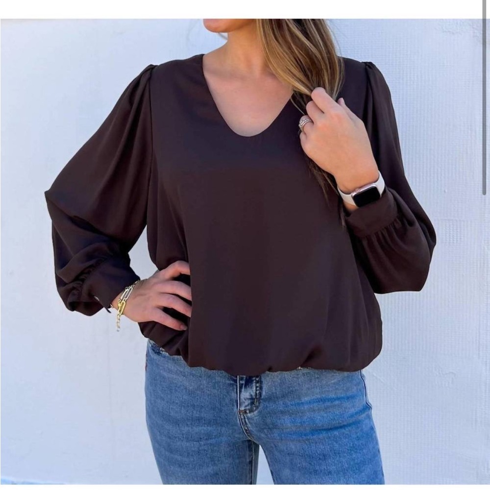 Karen Kane Brown puff sleeve top